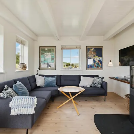 2 Bedroom Stunning In *