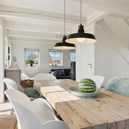 2 Bedroom Stunning In Holiday home Blavand