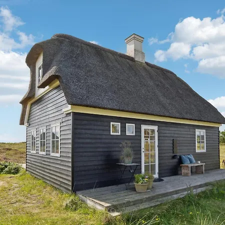 2 Bedroom Stunning In * Blavand