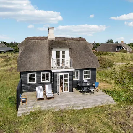 2 Bedroom Stunning In *